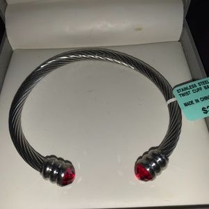 Bangle bracelet